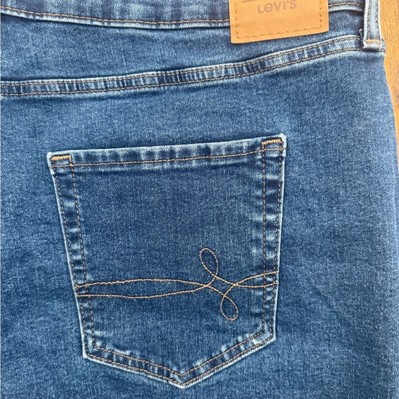 Denizen by Levi’s Mid Rise Denim Cut Off Shorts, Plus Size 18 - Picture 5 of 10